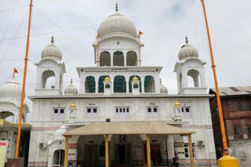 Historical Gurdwaras darshan surrounding amritsar